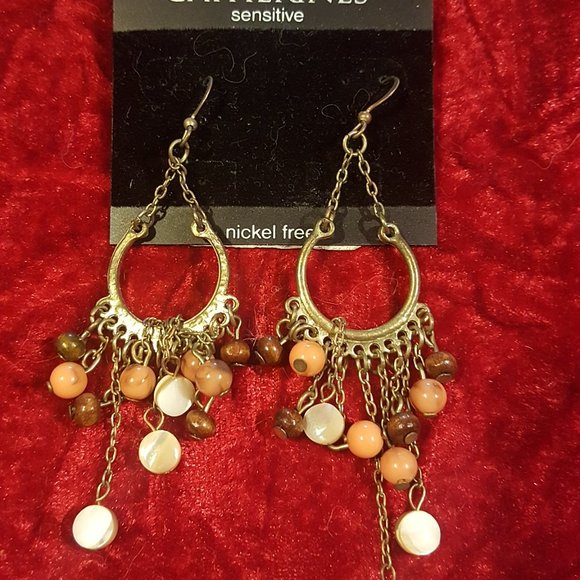 I have over 200 brand new earings - Picture 12 of 16